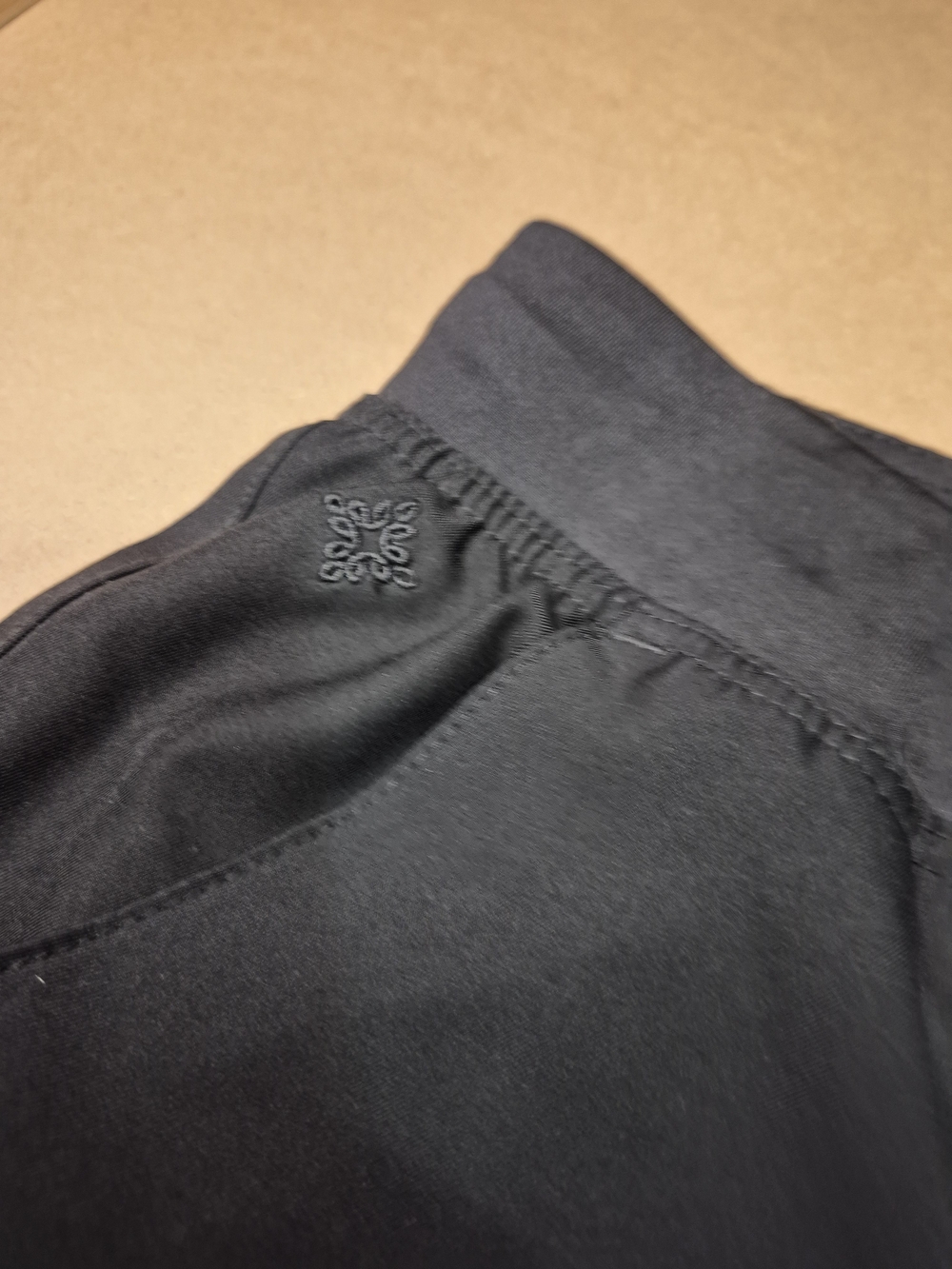 Med Couture Women's Black Scrub Top and Pants Set - Picture 4 of 12